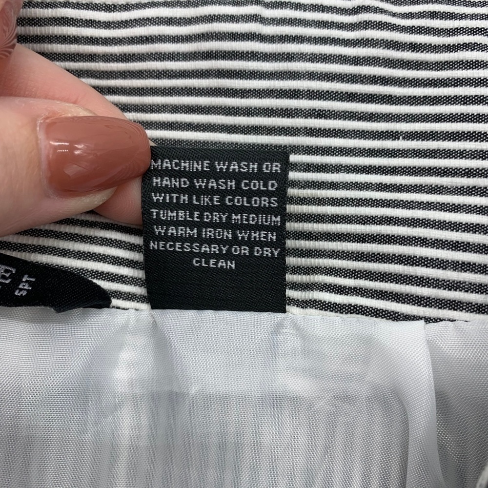 🎉Larry Levine Black & White Striped Skirt - Picture 4 of 5